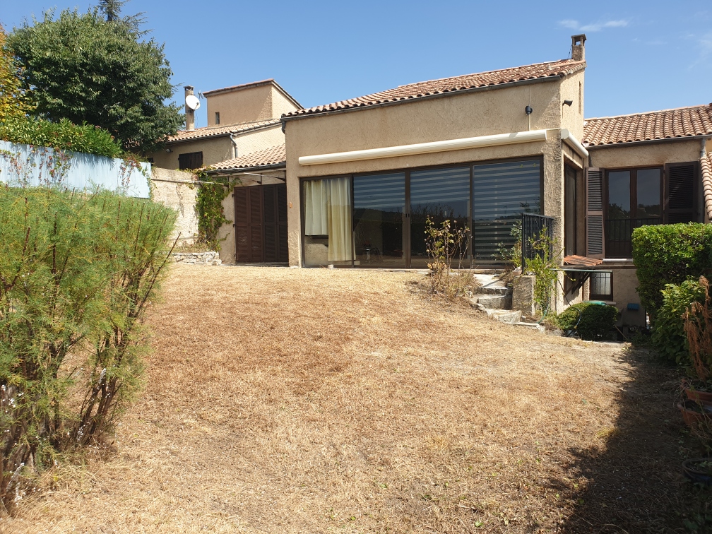 Maison T5 avec garage et jardin